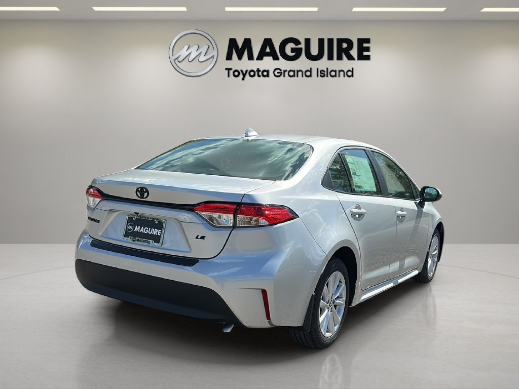 Used 2025 Toyota Corolla LE w/ LE Premium Package FWD image 5
