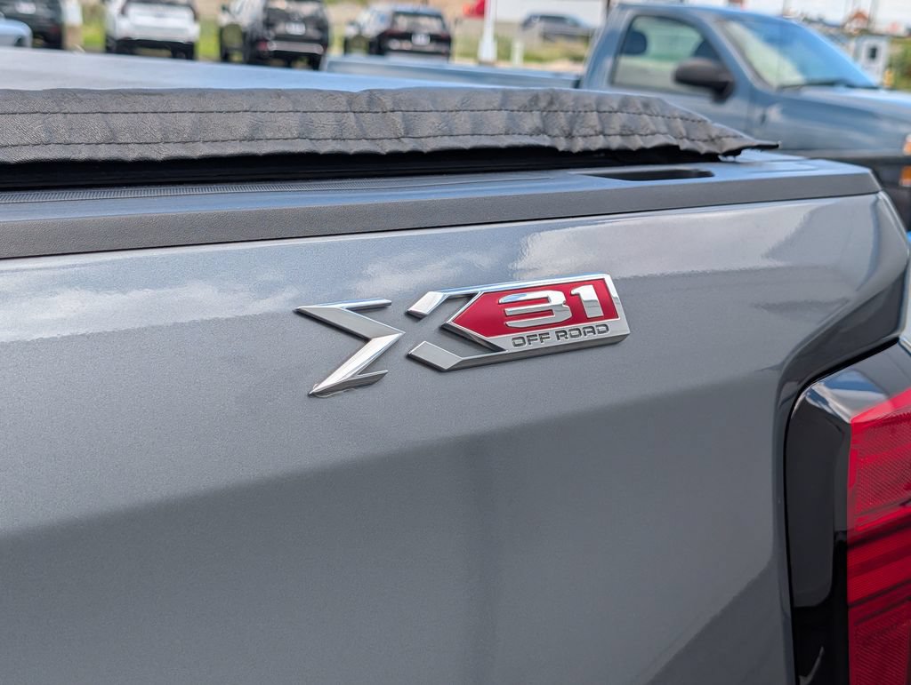 Used 2020 GMC Sierra 1500 SLE w/ X31 Off-Road Package AWD/4WD image 3