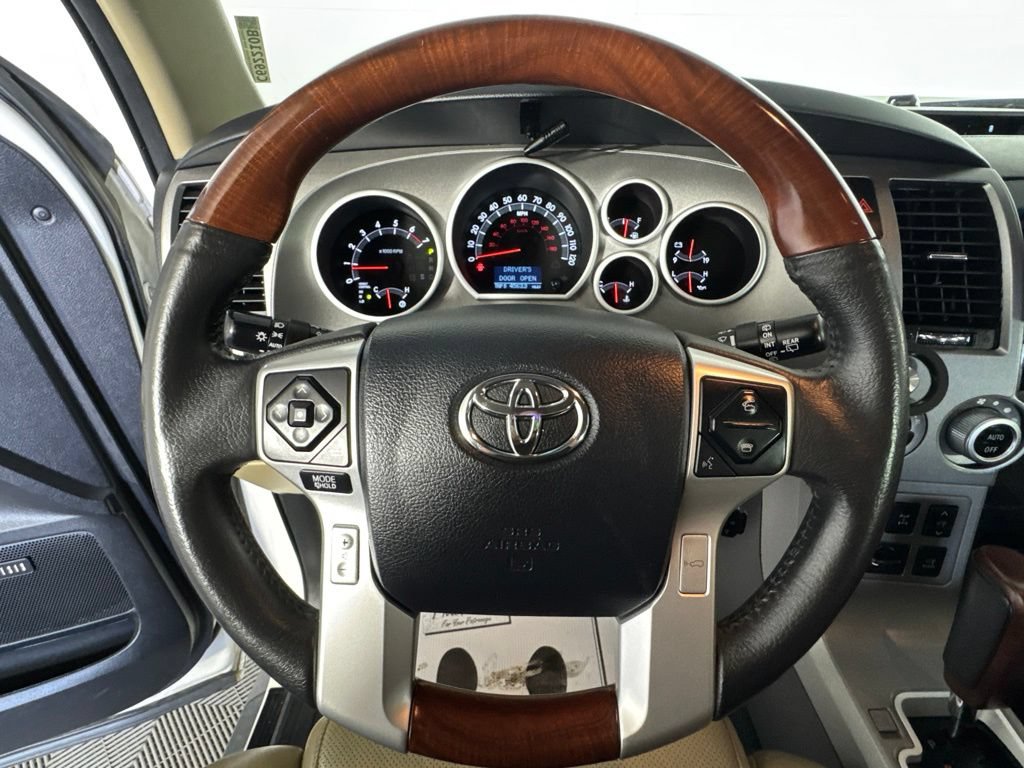 Used 2017 Toyota Sequoia Platinum AWD/4WD image 17
