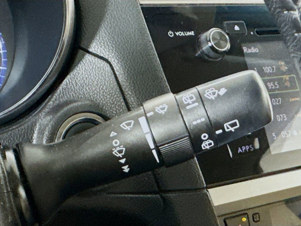 Used 2016 Subaru Outback 2.5i Limited image 13