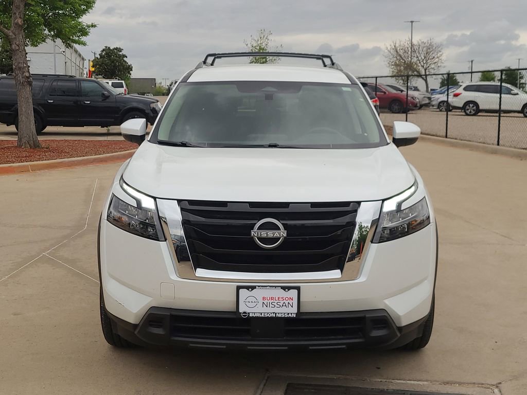 Certified 2025 Nissan Pathfinder SV image 5