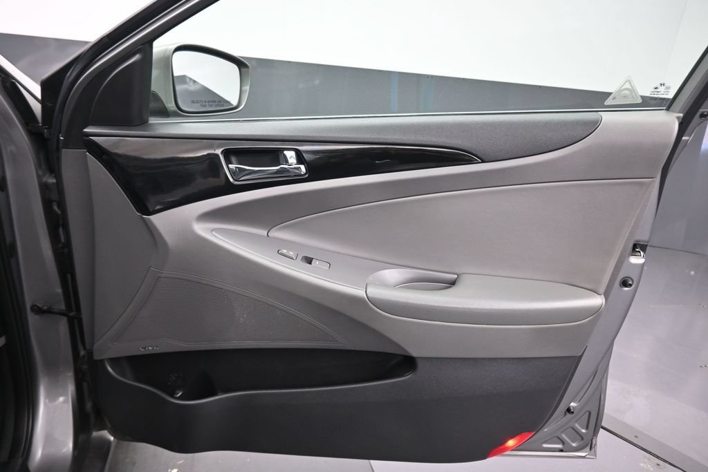 Used 2013 Hyundai Sonata Limited w/ Premium Pkg FWD image 41
