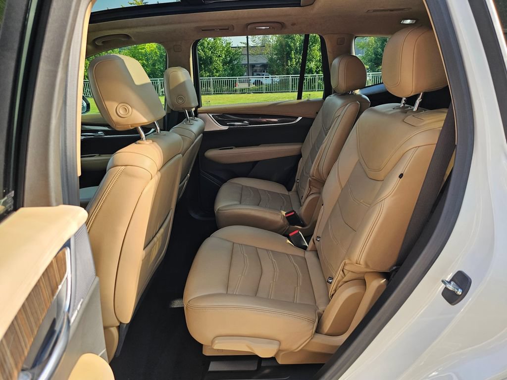 Certified 2023 Cadillac XT6 Sport w/ Platinum Package AWD/4WD image 17