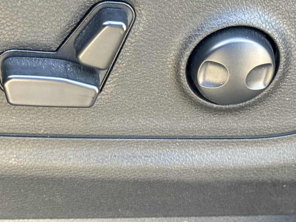 Used 2023 RAM 1500 Big Horn image 9