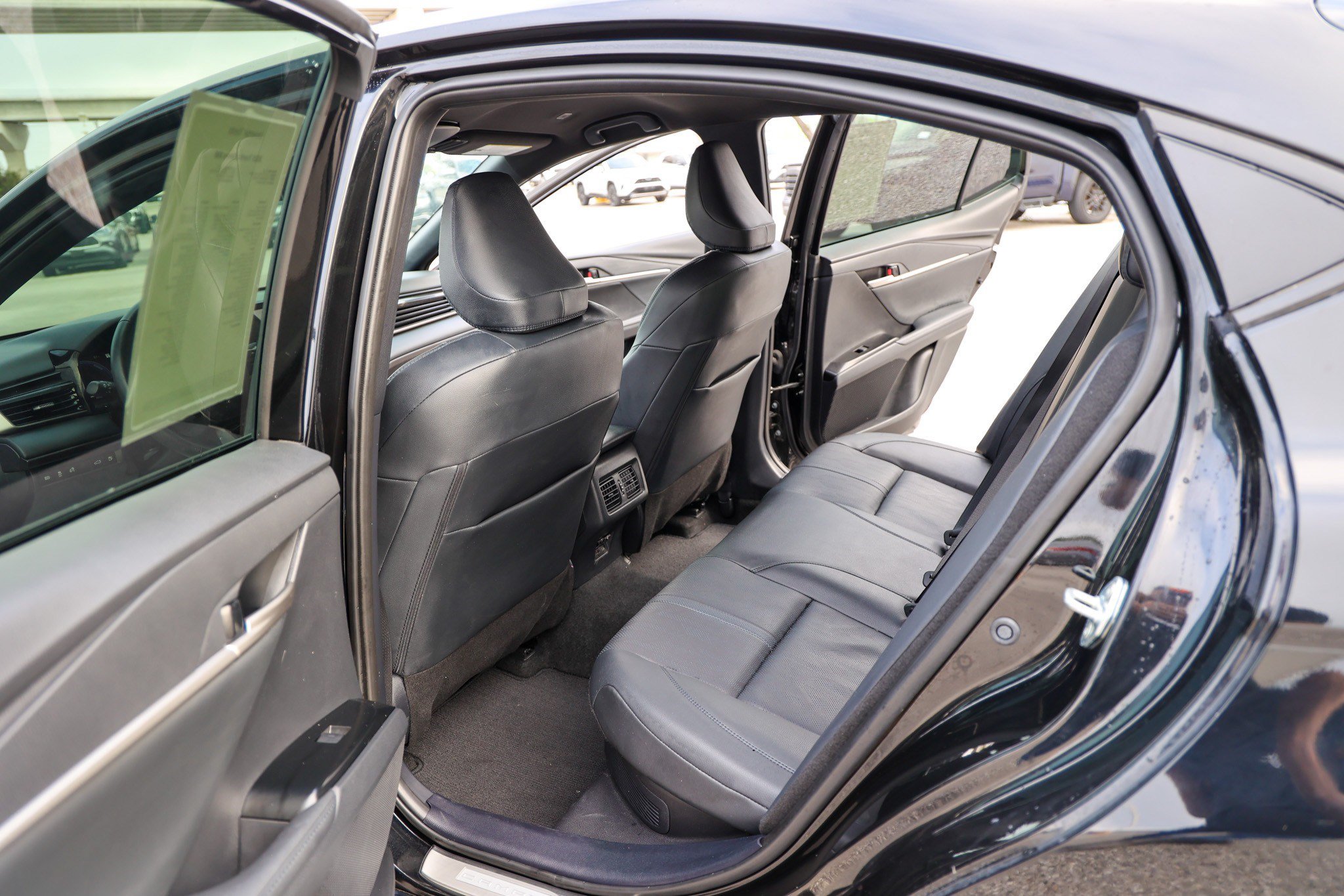 Used 2025 Toyota Camry XSE FWD image 35