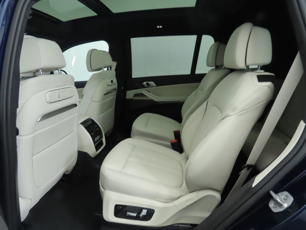 New 2026 BMW X7 M60i image 22