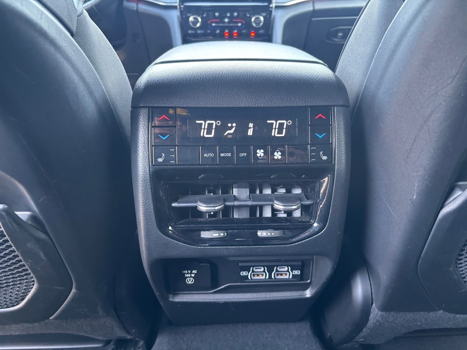 Used 2022 Jeep Grand Cherokee Overland w/ Luxury Tech Group IV image 19