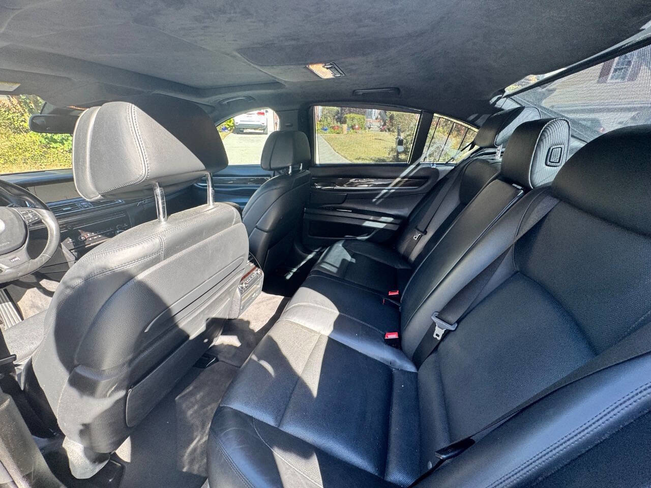 Used 2015 BMW 750i 750i 4dr Sedan image 34