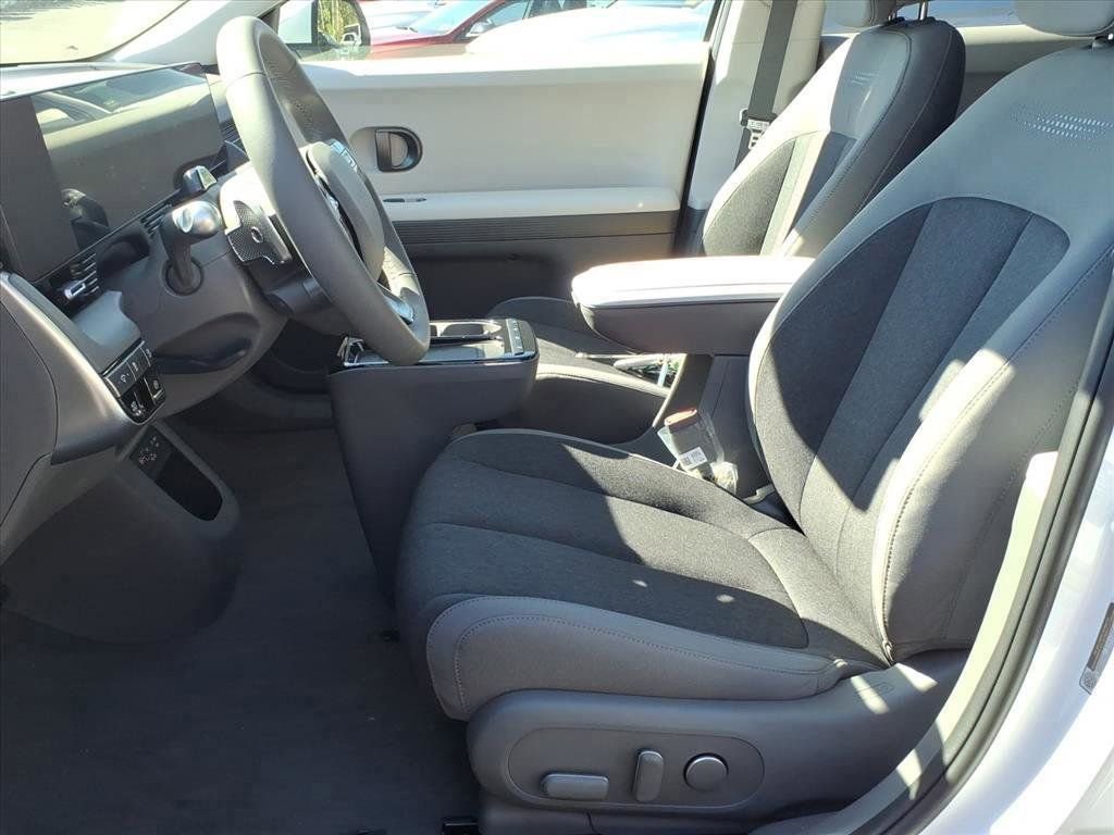 New 2025 Hyundai Ioniq 5 SE image 15