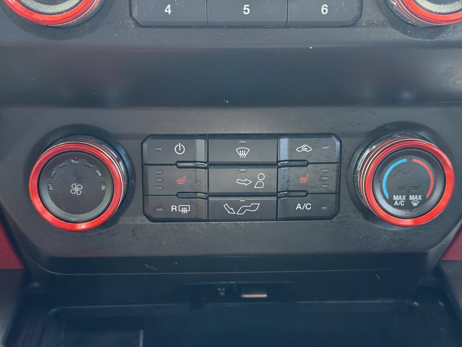 Used 2020 Ford F150 XLT w/ Equipment Group 302A Luxury AWD/4WD image 32