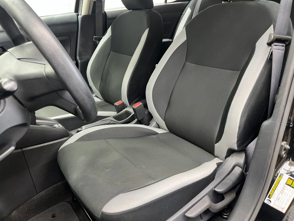 Used 2025 Nissan Versa S w/ Trunk Package FWD image 19