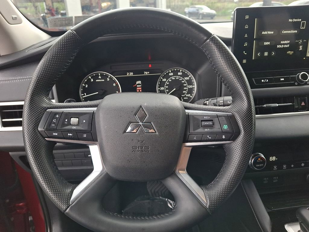 Used 2025 Mitsubishi Outlander SE AWD/4WD image 21