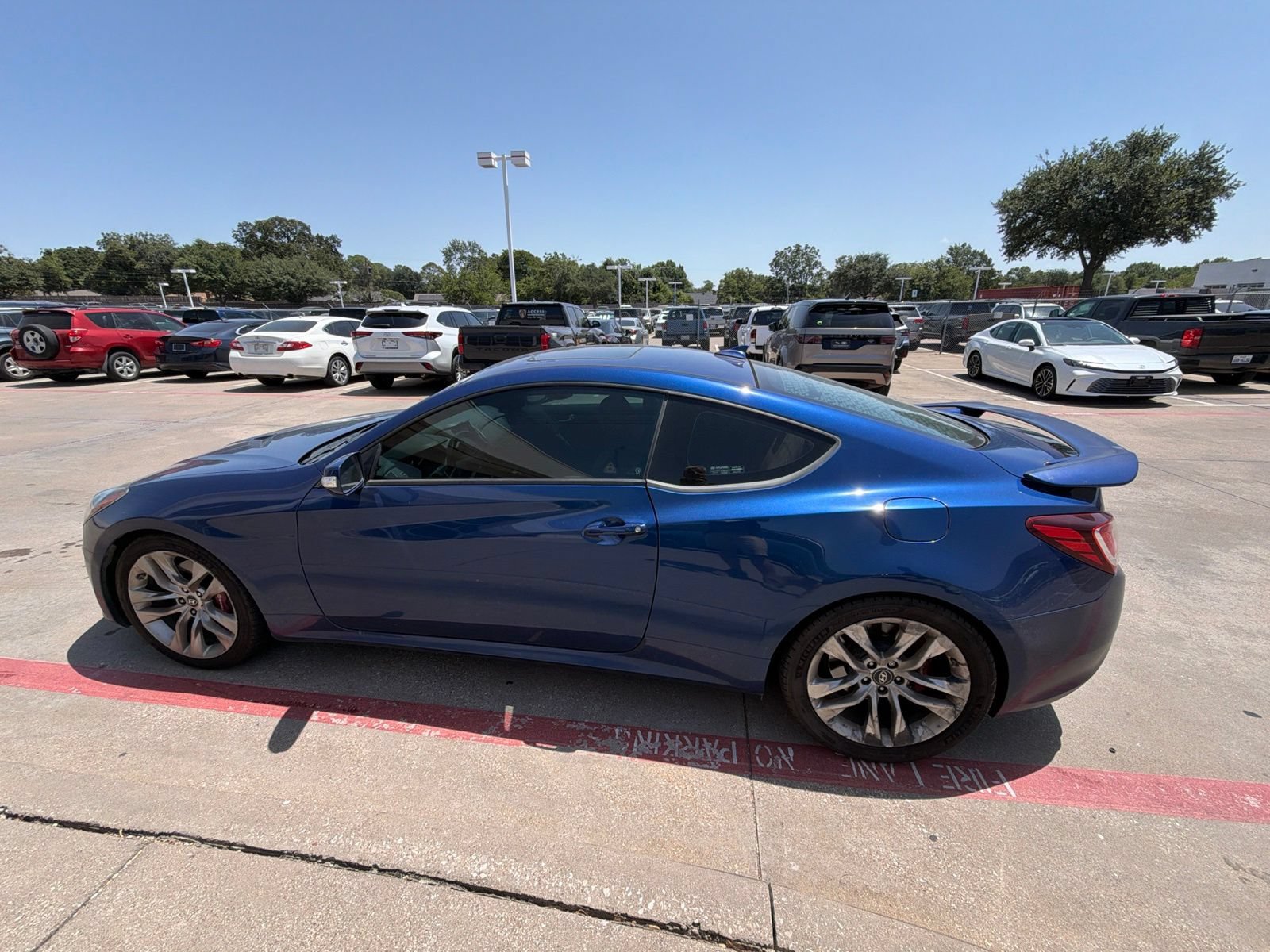 Used 2016 Hyundai Genesis Coupe 3.8 RWD image 7