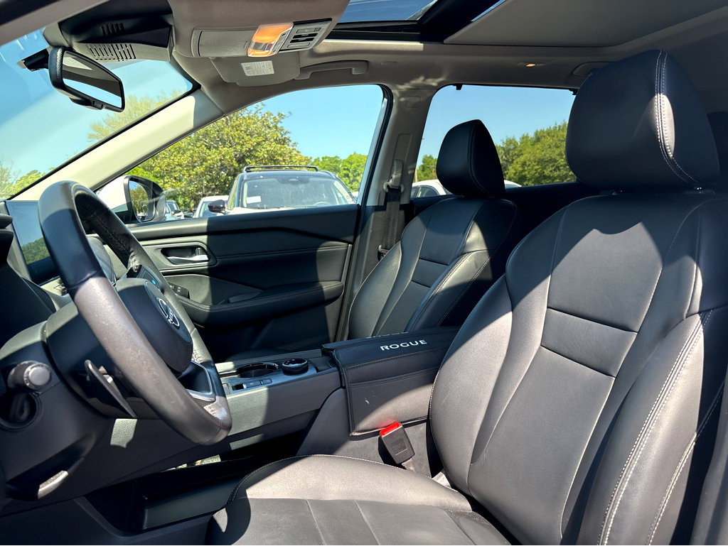 Used 2024 Nissan Rogue SL w/ SL Premium Package image 19