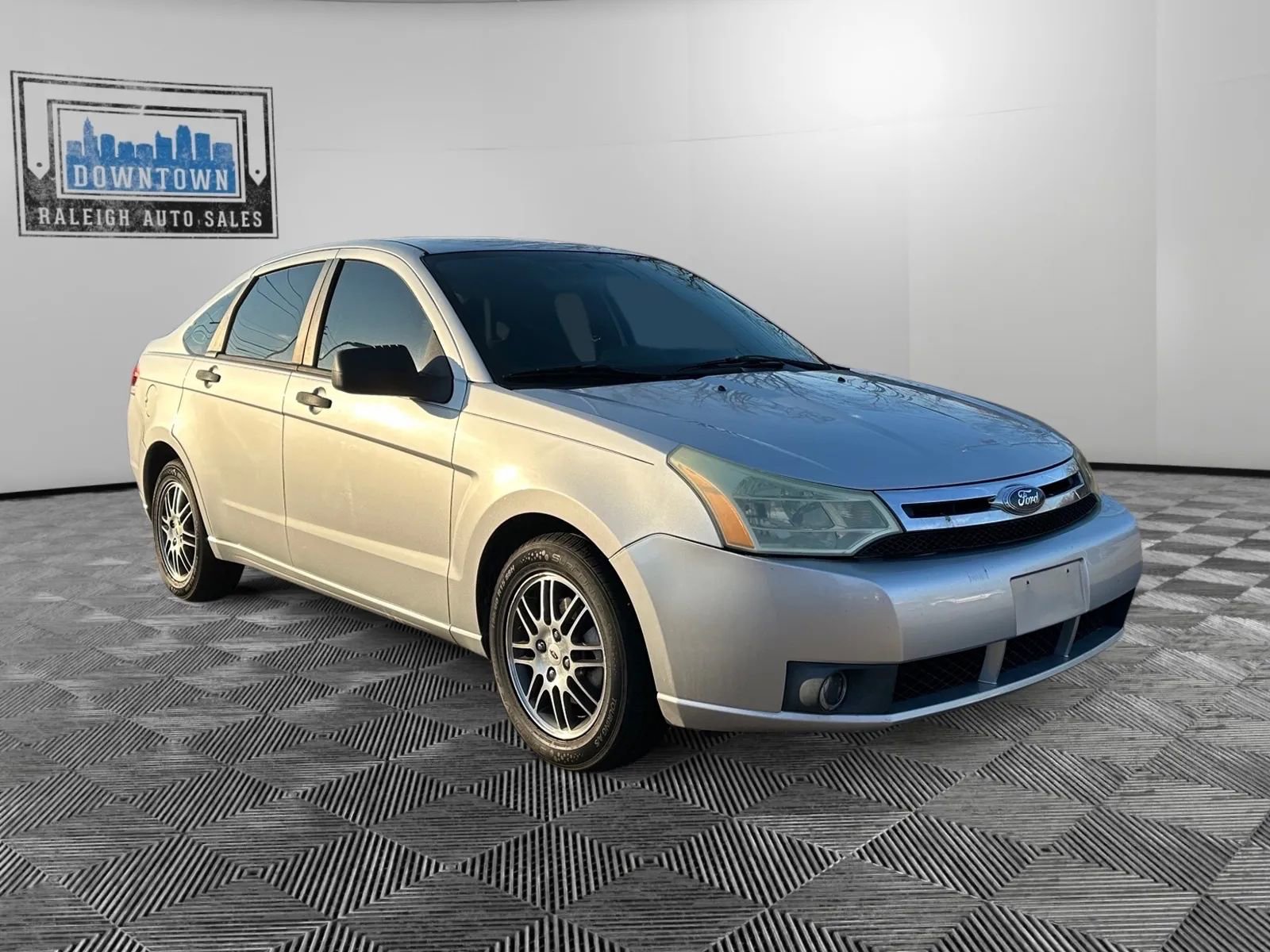 Used 2010 Ford Focus SE image 5