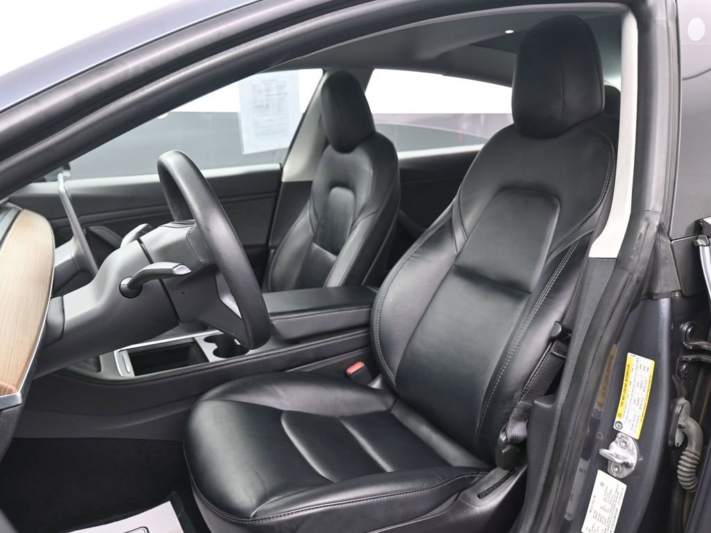 Used 2021 Tesla Model 3 Standard Range Plus image 18