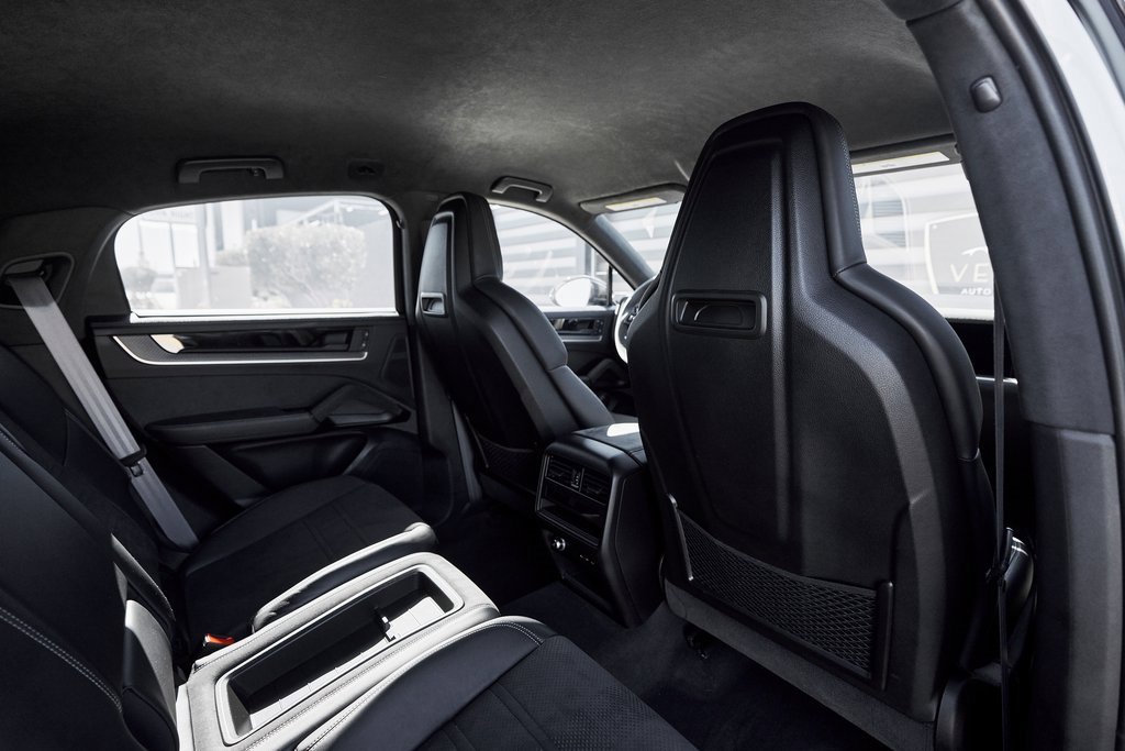Used 2024 Porsche Cayenne Turbo GT image 41