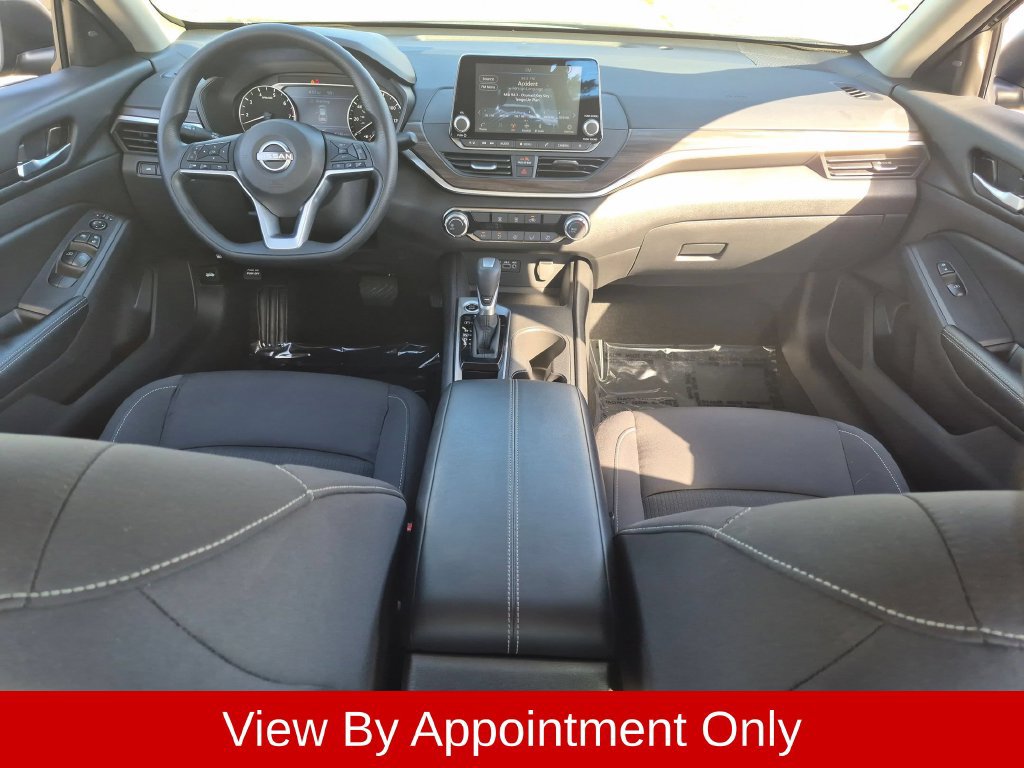 Used 2025 Nissan Altima 2.5 SV FWD image 24