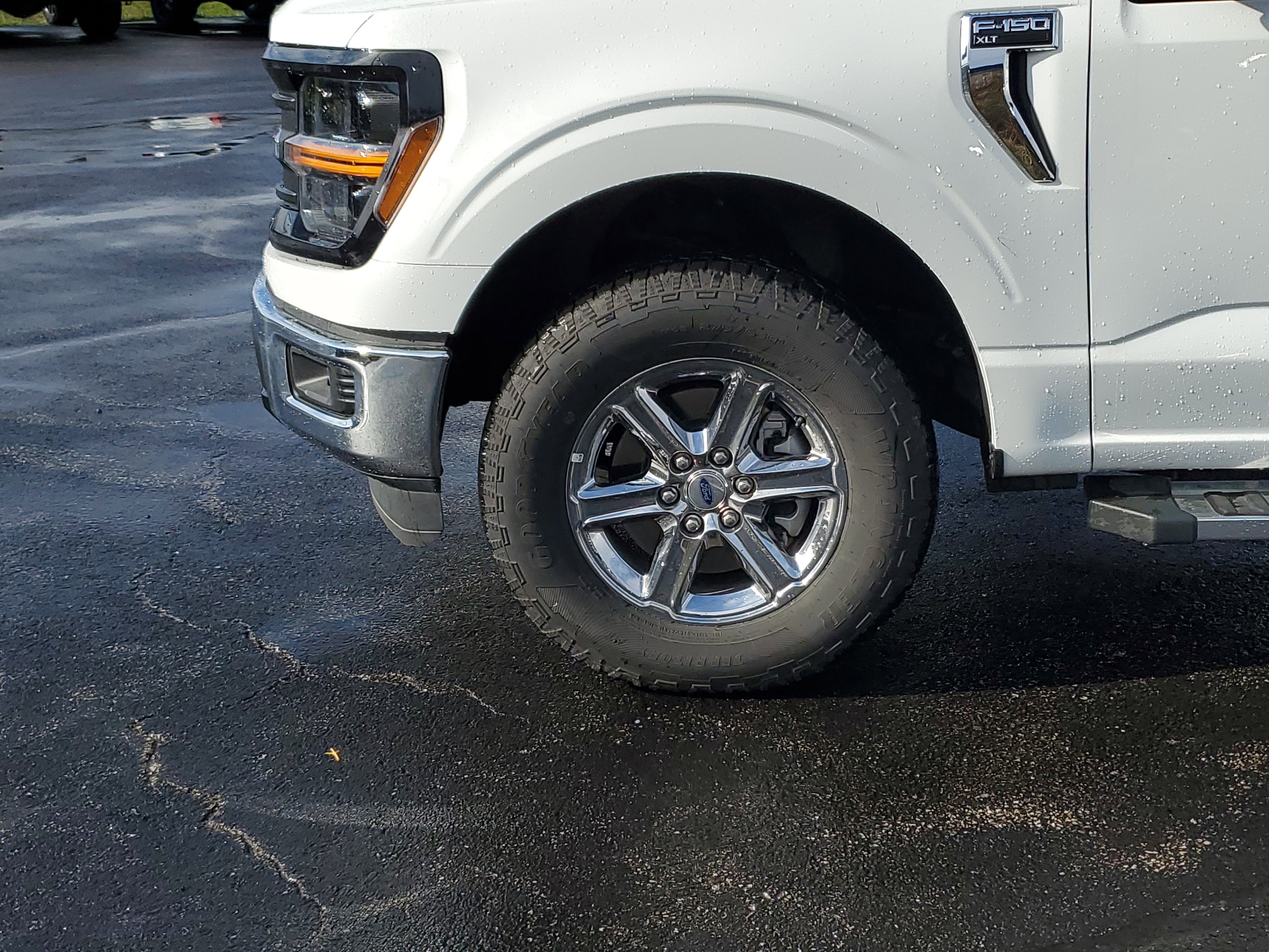 Used 2025 Ford F150 XLT w/ Equipment Group 301A Standard image 8