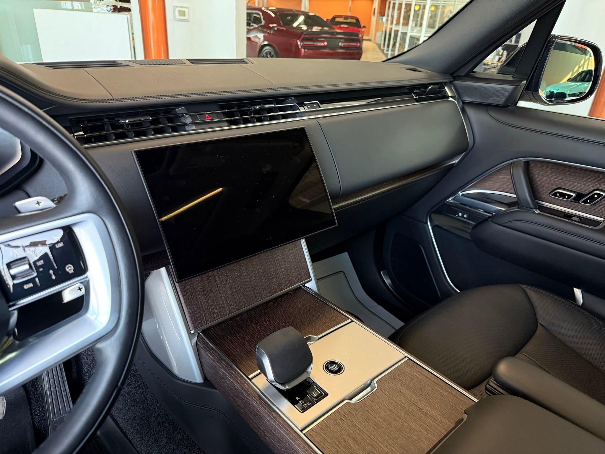 Used 2025 Land Rover Range Rover SE image 48