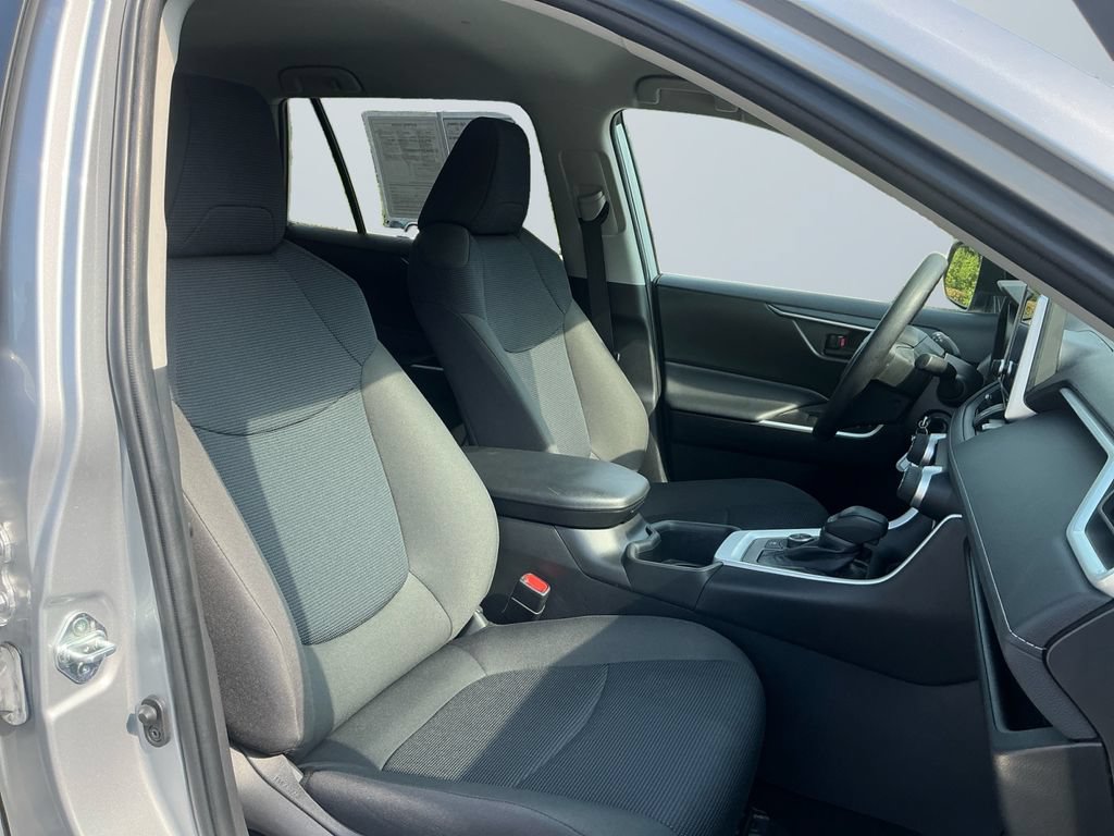 Certified 2024 Toyota RAV4 LE AWD/4WD image 17