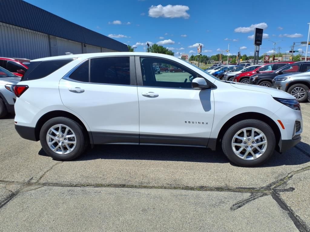 Used 2022 Chevrolet Equinox LT image 2
