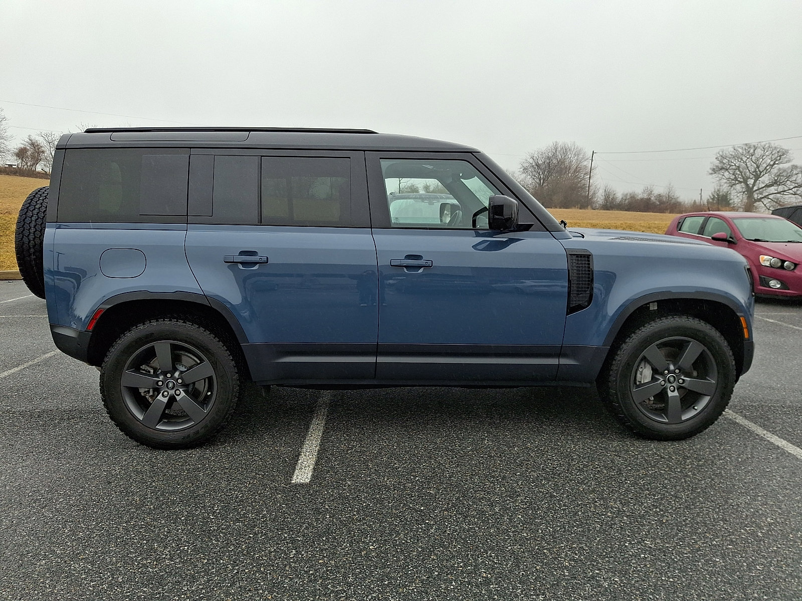 Used 2025 Land Rover Defender 110 S image 7