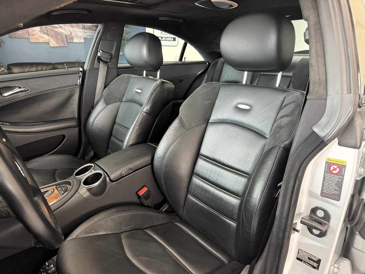 Used 2006 Mercedes-Benz CLS 55 AMG image 17