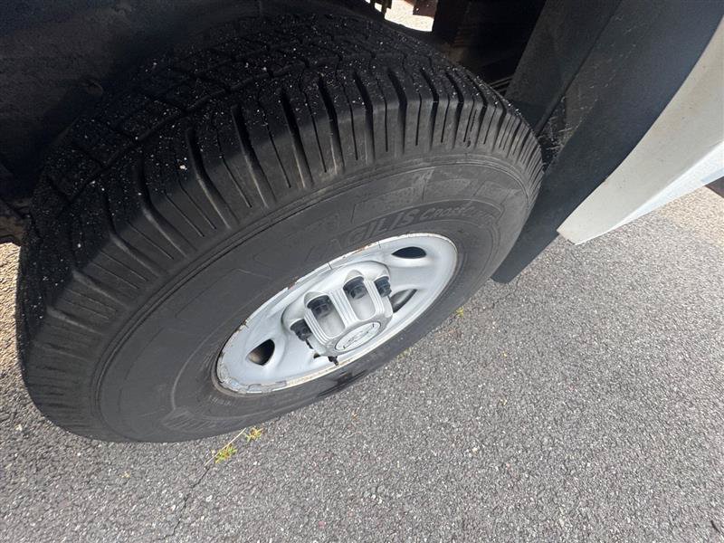 Used 2014 Chevrolet Express 3500 RWD image 32