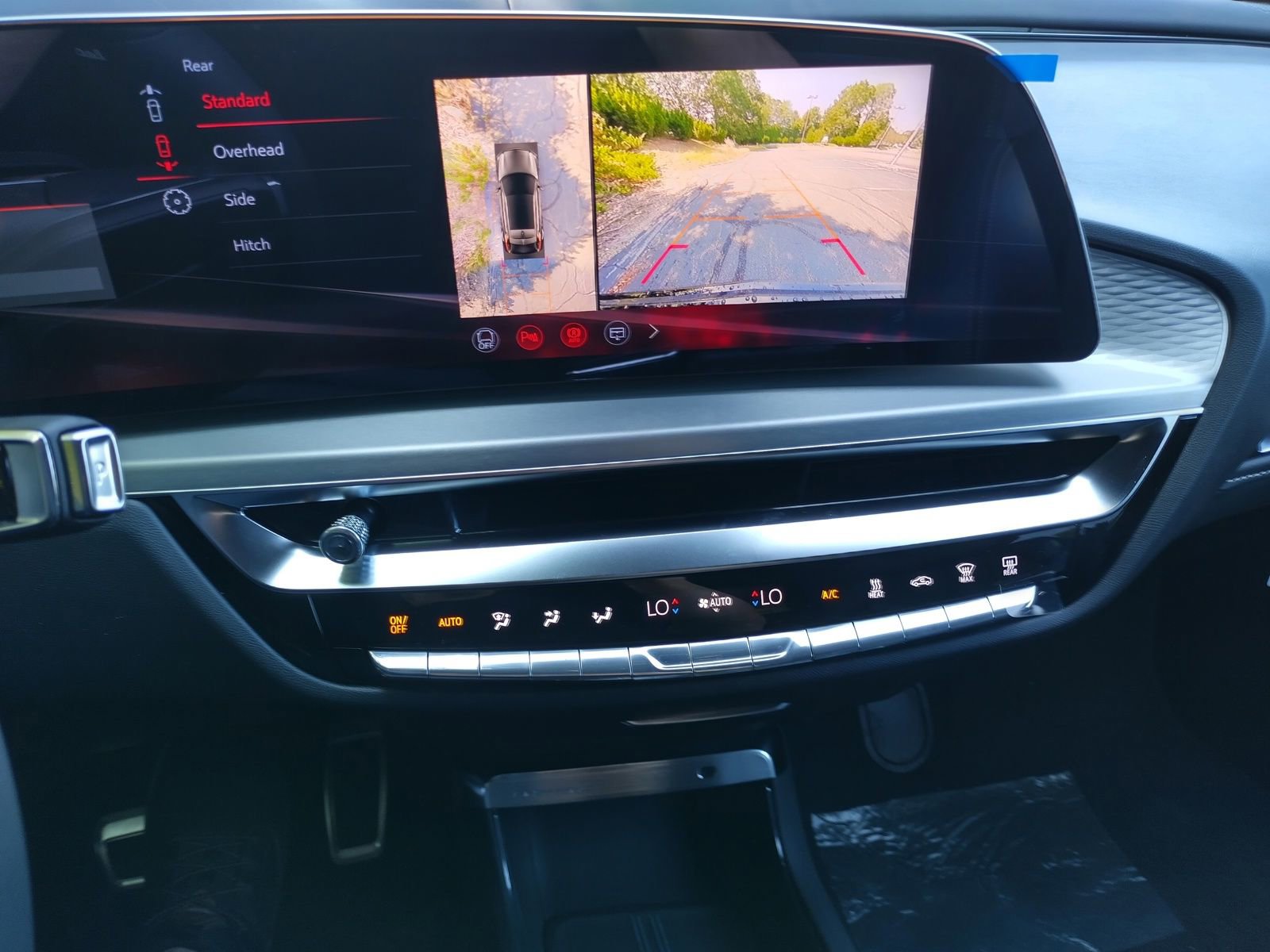 New 2026 Cadillac Lyriq V w/ LPO, Bronce Accent Package image 15