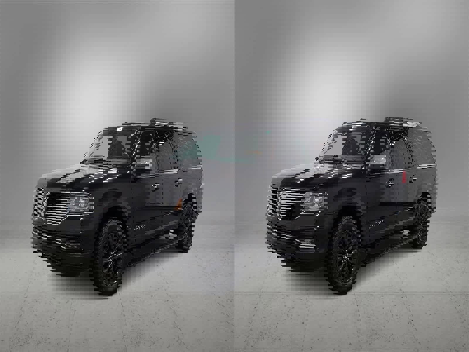 Used 2017 Lincoln Navigator L Select image 4