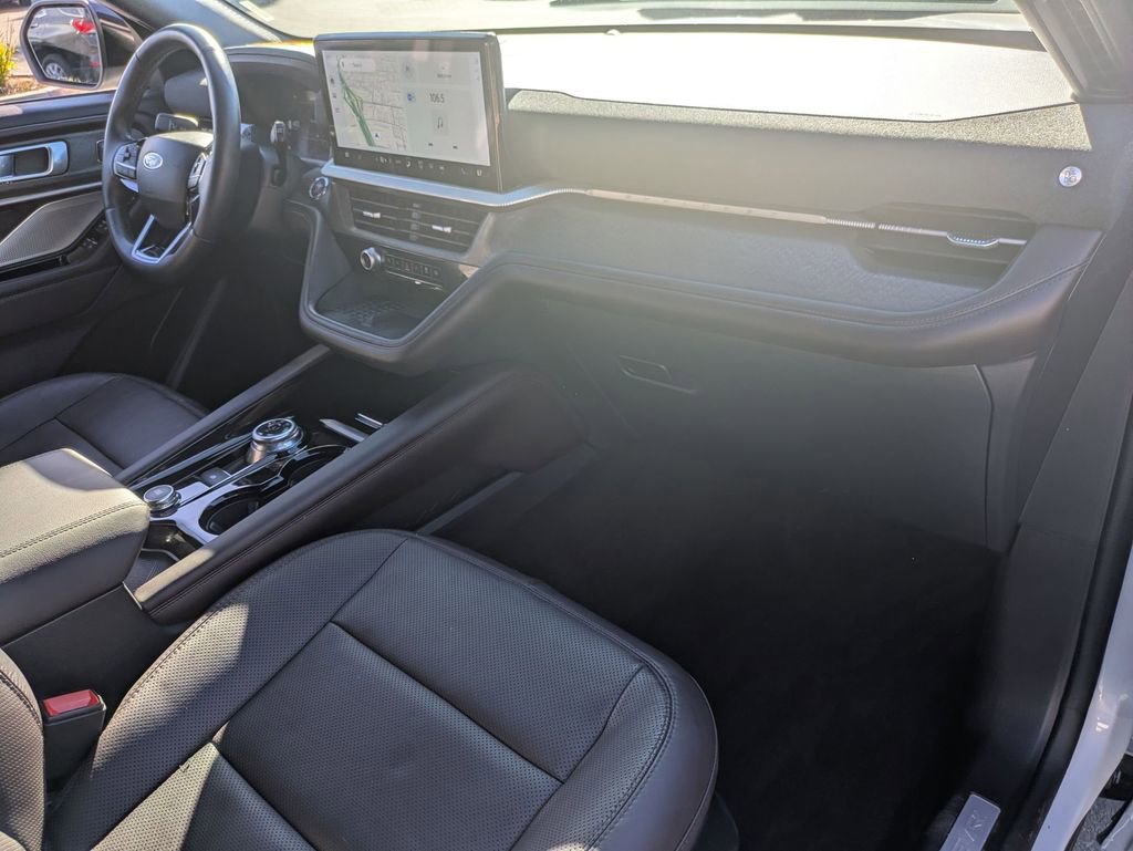 Used 2025 Ford Explorer Platinum w/ LUX Leather Package image 32