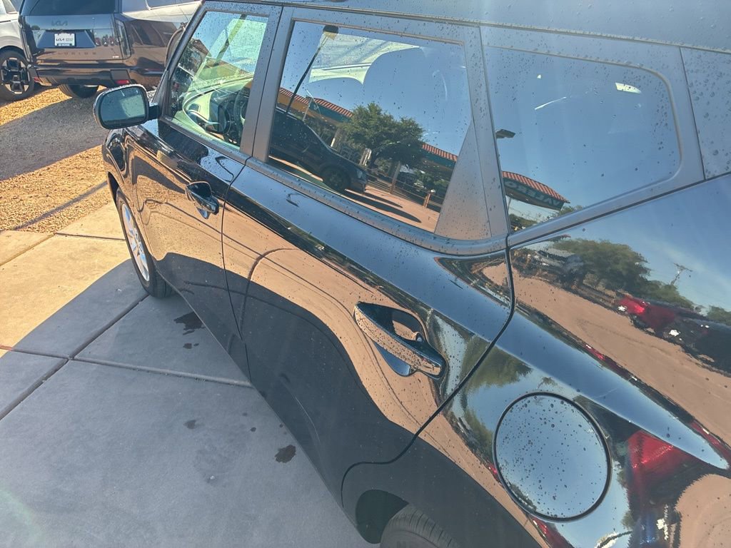 Used 2025 Kia Soul LX FWD image 14