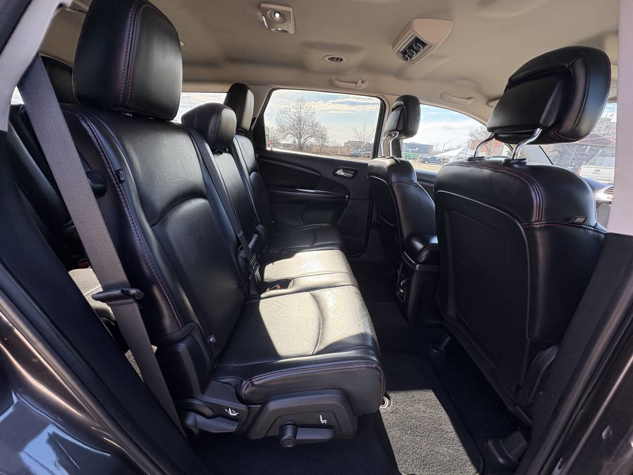 Used 2015 Dodge Journey R/T w/ Flexible Seating Group FWD image 24