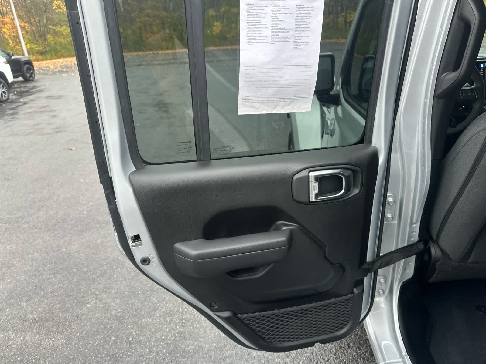 Used 2024 Jeep Wrangler Unlimited w/ Convenience Group AWD/4WD image 30