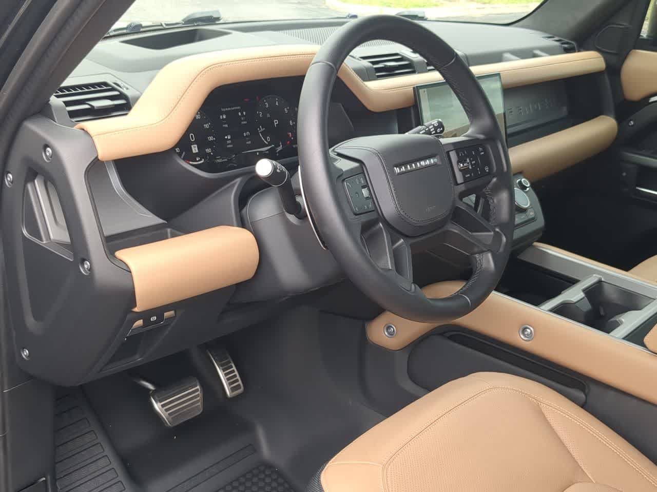 Certified 2025 Land Rover Defender 110 V8 AWD/4WD image 10