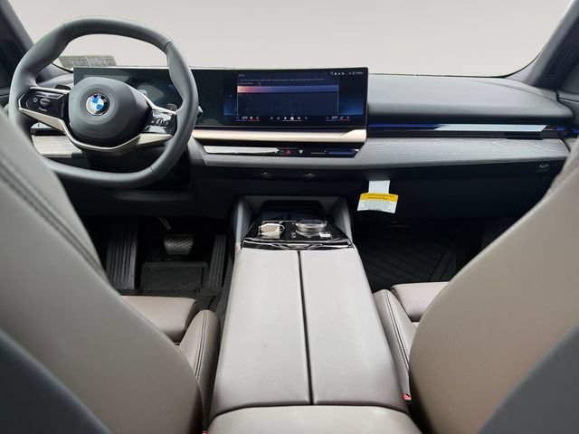 Used 2026 BMW 530i xDrive AWD/4WD image 10