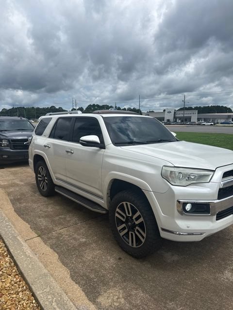 Used 2017 Toyota 4Runner Limited AWD/4WD image 3