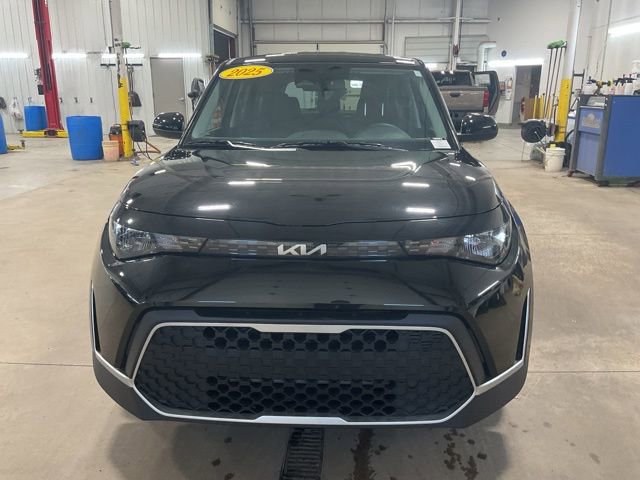 Used 2025 Kia Soul LX w/ LX Technology Package FWD image 2