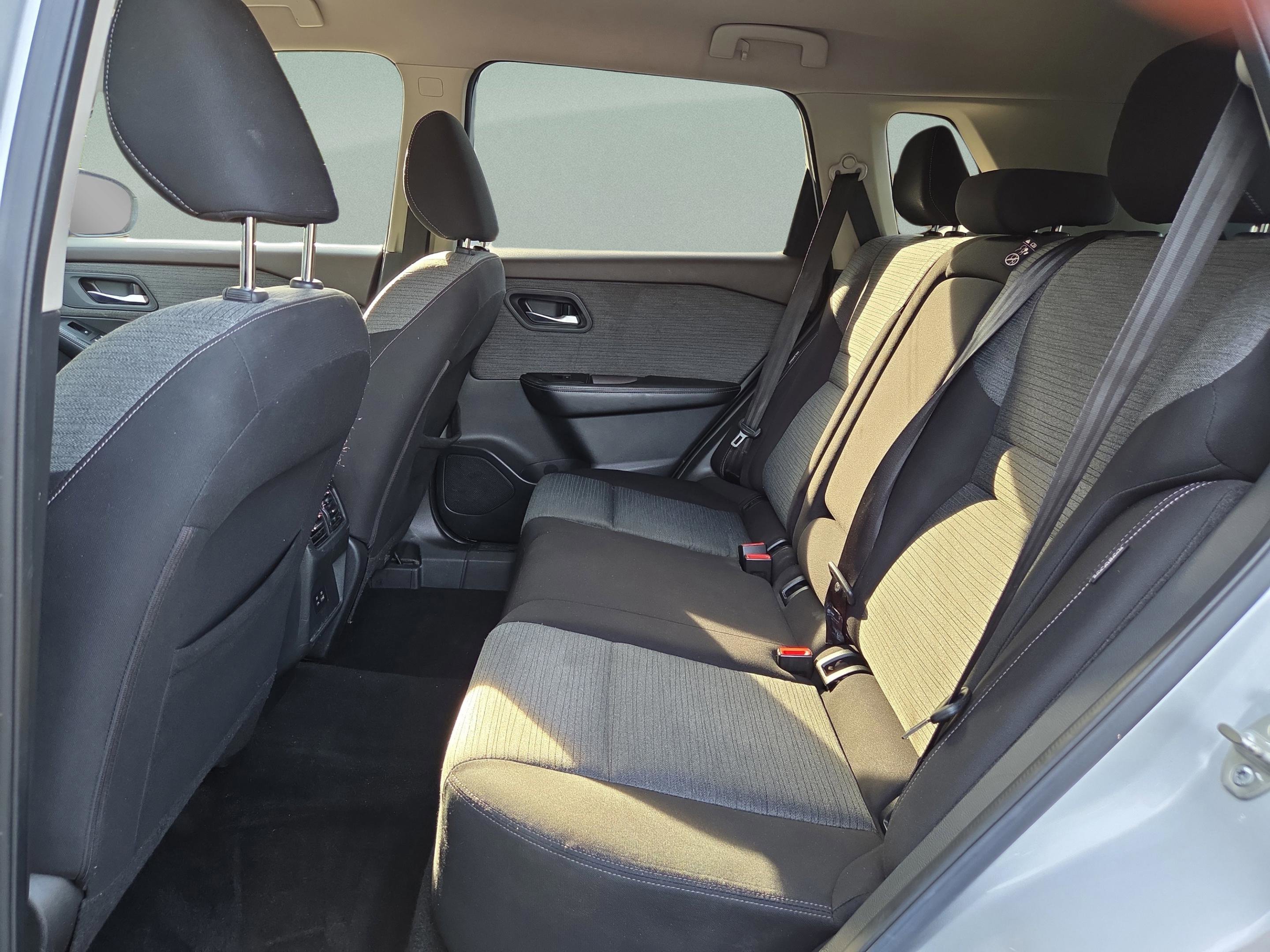 Used 2021 Nissan Rogue SV FWD image 25