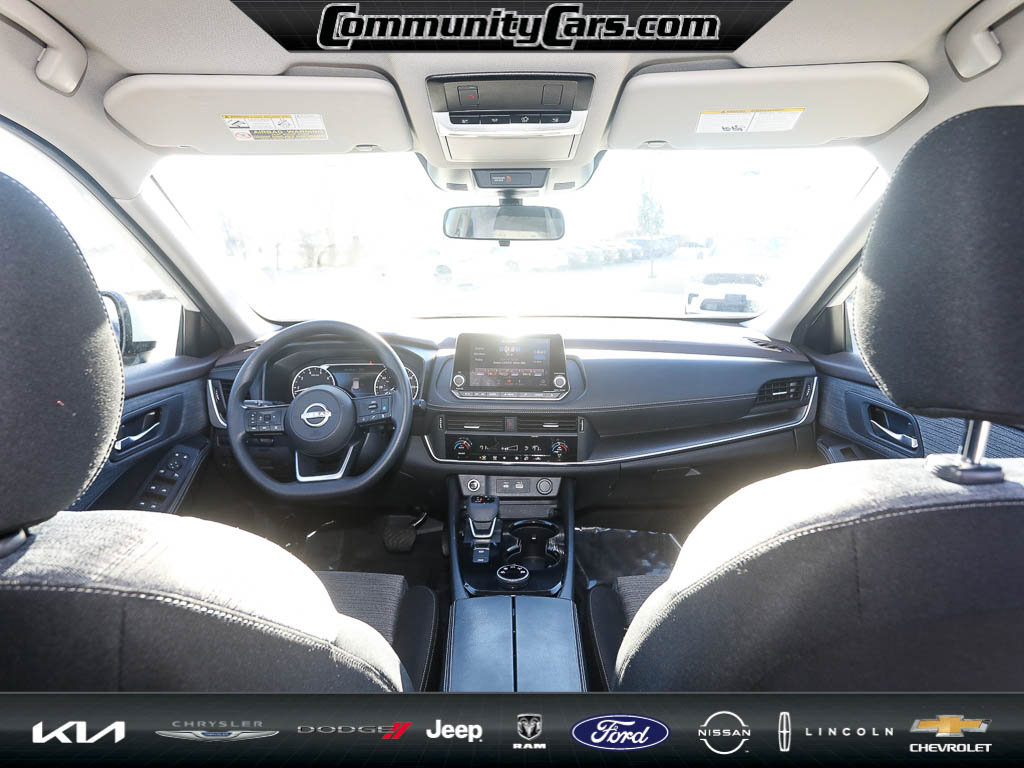 Used 2023 Nissan Rogue SV image 23