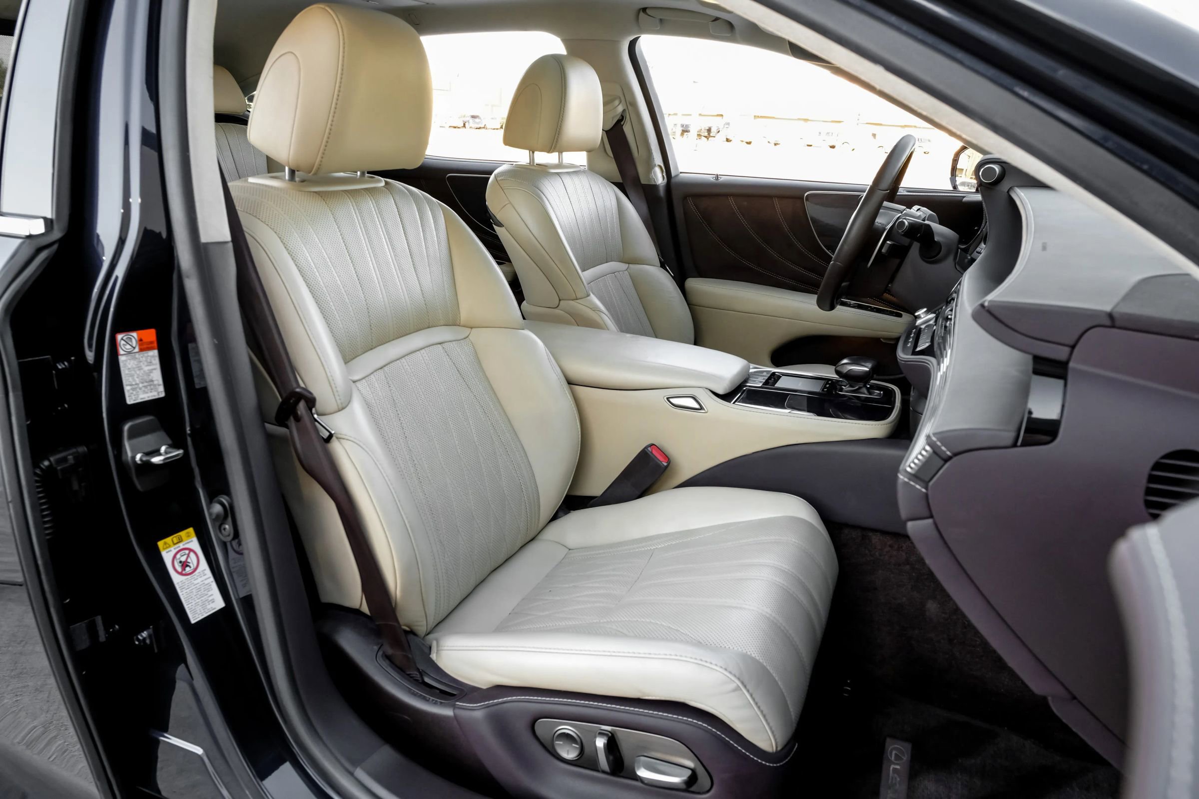 Used 2019 Lexus LS 500 w/ Interior Upgrade Package image 34