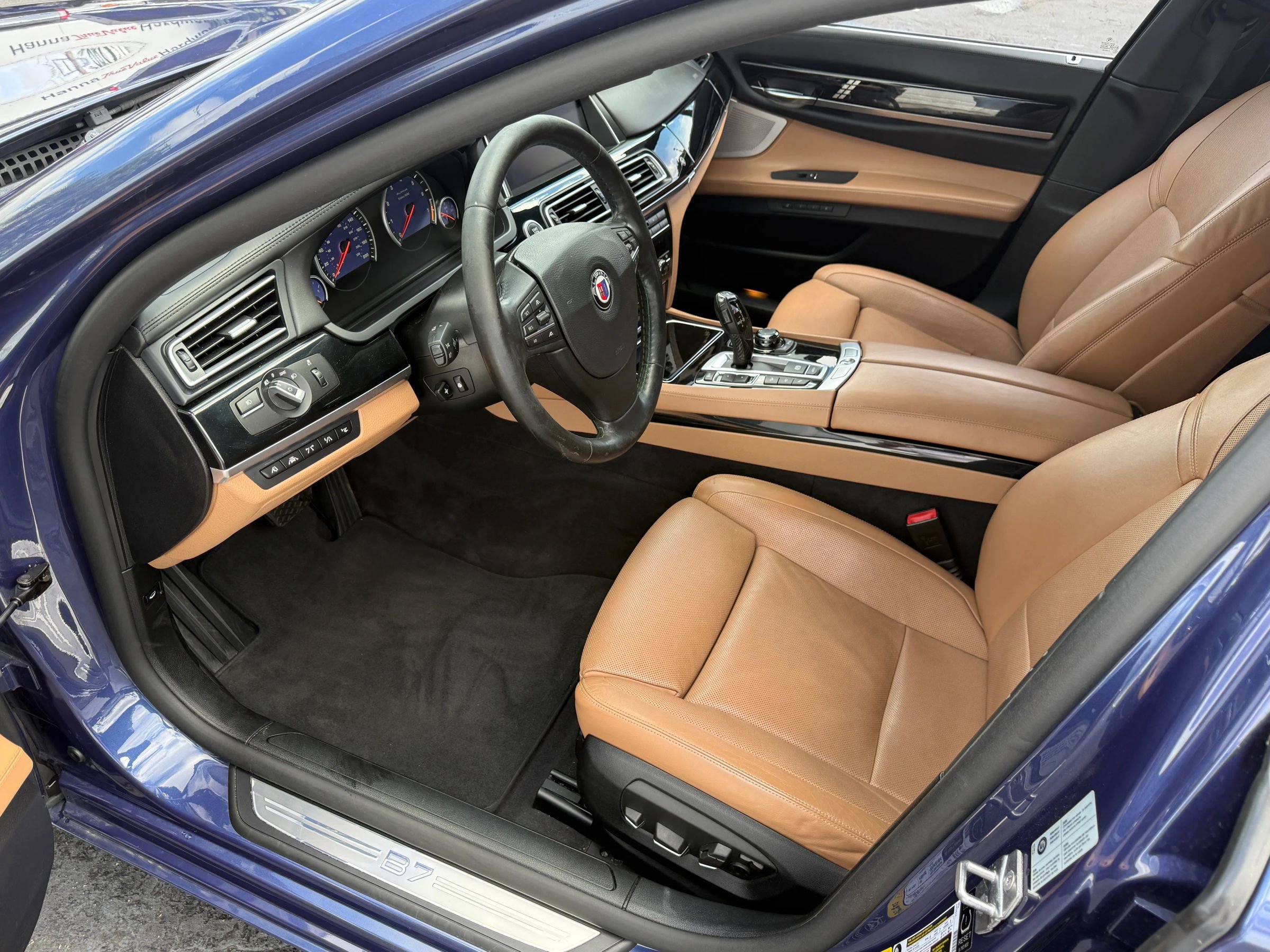Used 2013 BMW ALPINA B7 xDrive image 12