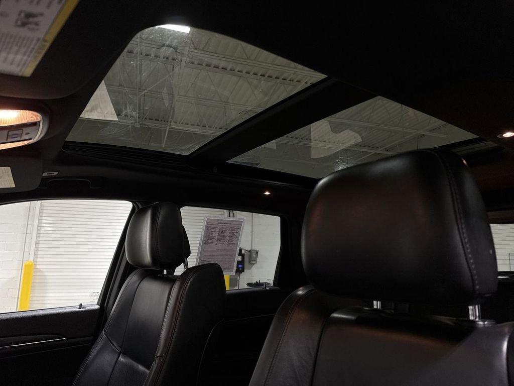 Used 2017 Jeep Grand Cherokee Limited w/ Luxury Group II image 20