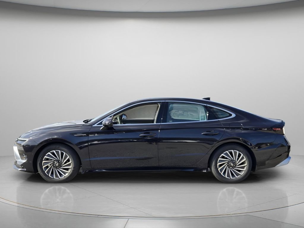 New 2026 Hyundai Sonata Limited FWD image 2