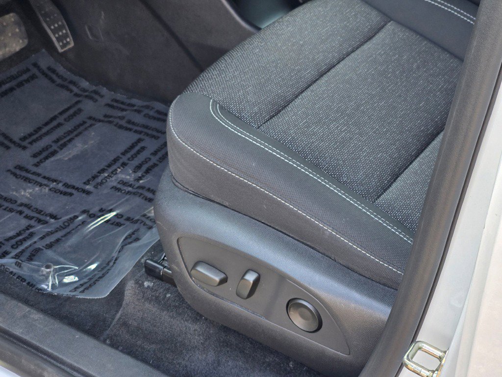 Certified 2025 Chevrolet Traverse LT image 23