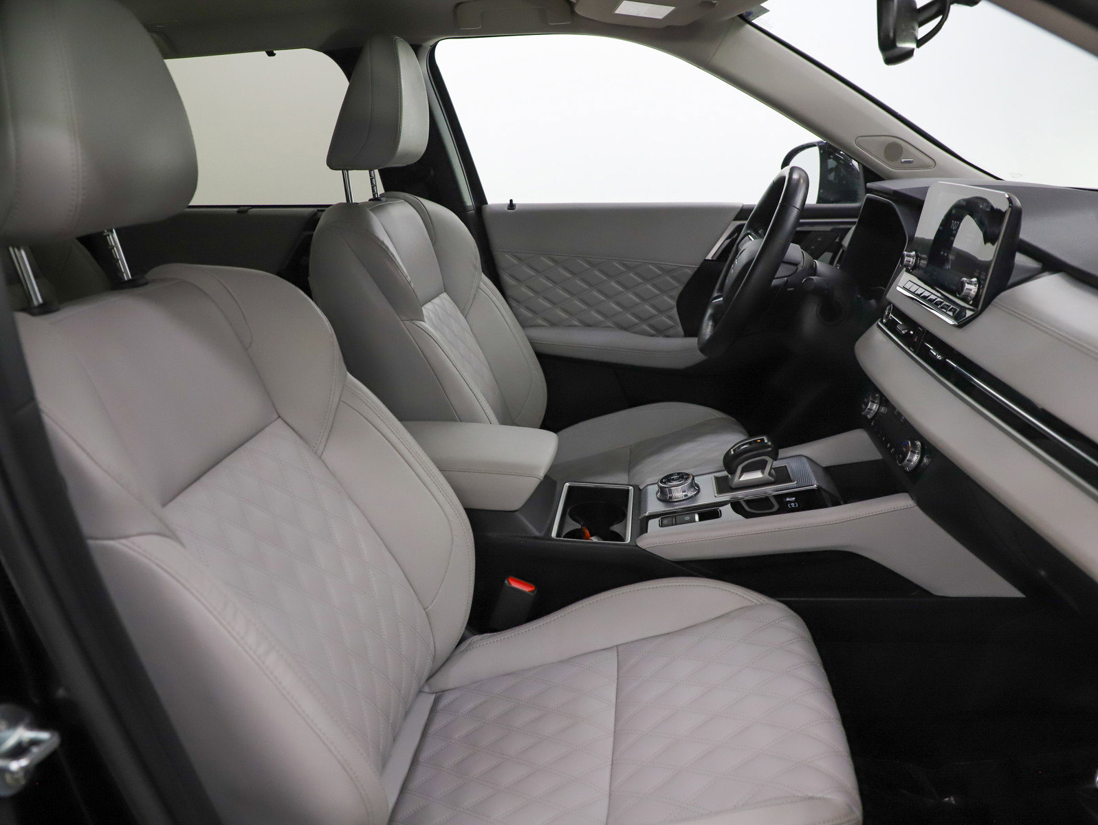 Used 2024 Mitsubishi Outlander SEL image 11