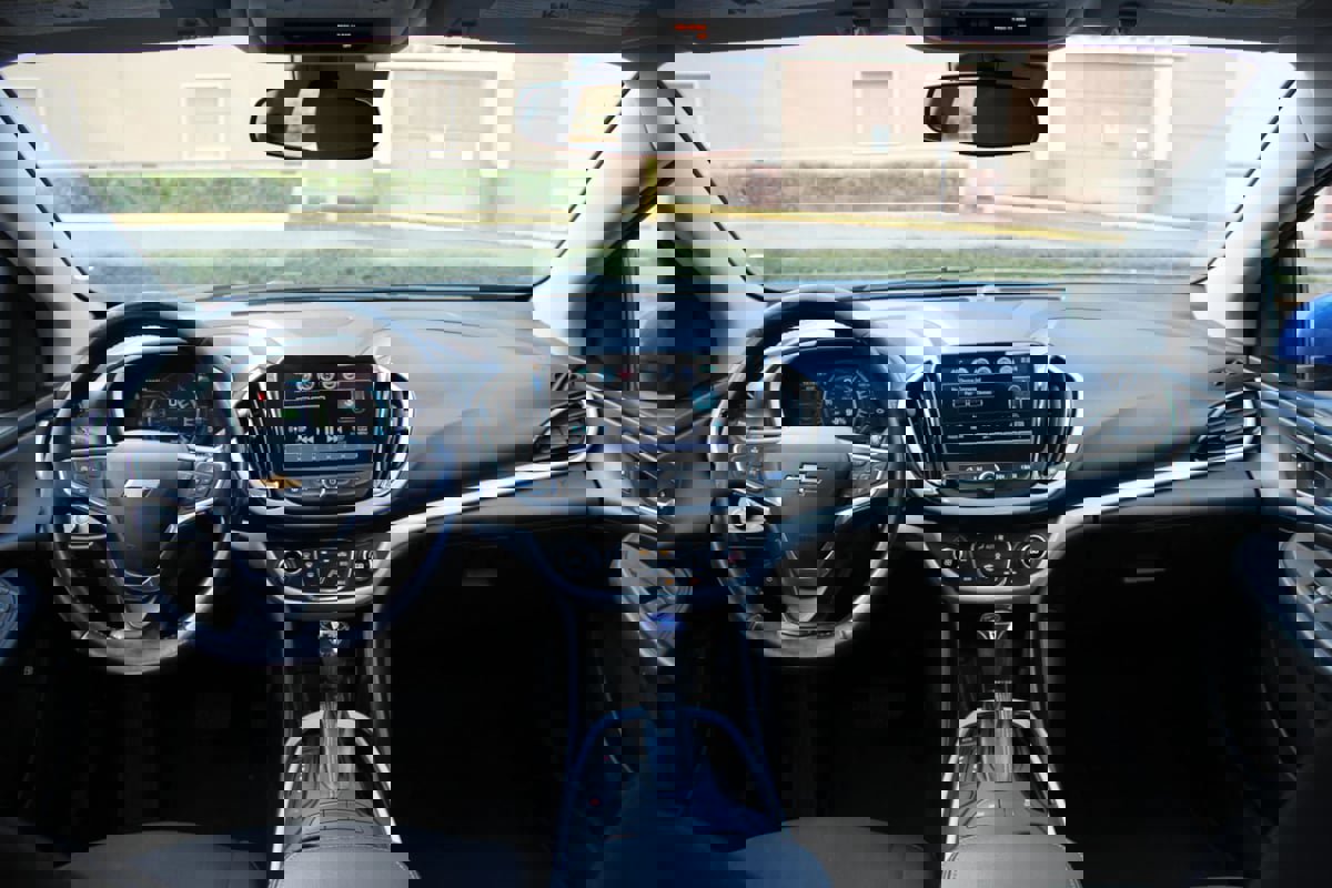 Used 2016 Chevrolet Volt LT image 16