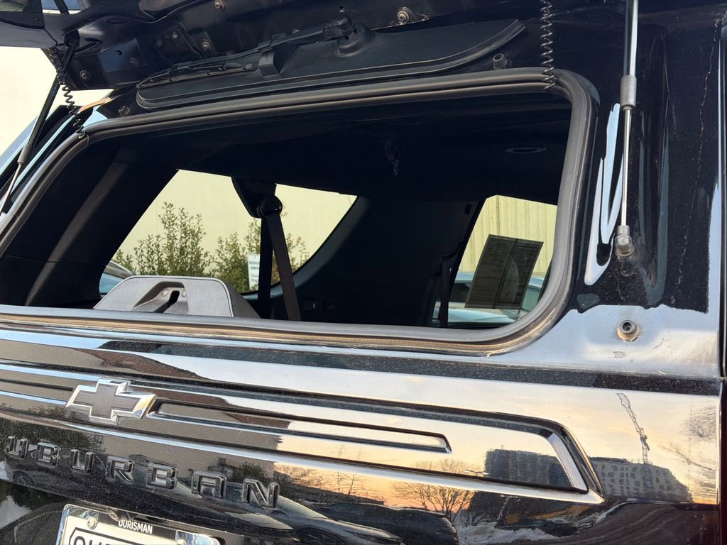 Used 2024 Chevrolet Suburban RST w/ Luxury Package image 7