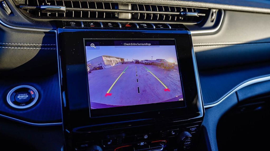 New 2025 Jeep Grand Cherokee Altitude image 25